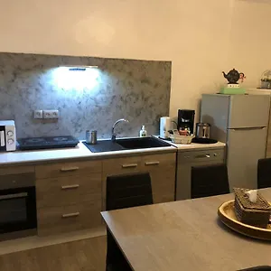 https://appartement-tout-confort-ugine.hotels-rhonealpes.com