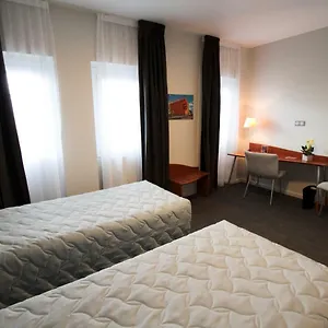 ***** Otel Centre Jean Bosco Fransa